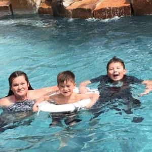 Meet your Posher, Veronica